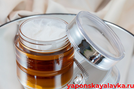 картинка LA TOWA CREIS SOTIRAS Увлажняющий питательный крем для лица 25 г